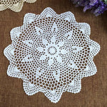 serviette table traditionnelle motif floral central couleur beige clair