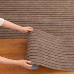 tapis adhésif auto collant rayé intérieur gris marron rouge moderne polypropylène polyester