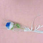bouquet fleurs tricotées rouge jaune rose vert blanc anniversaire mariage décoration intérieure artisanal creative