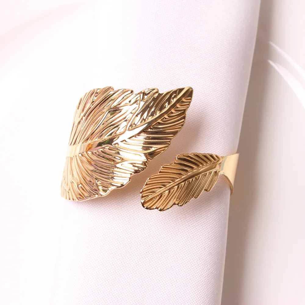 boucles serviette métal feuilles gingko or cuivre classiques mariage décoration table élégante anniversaire événement