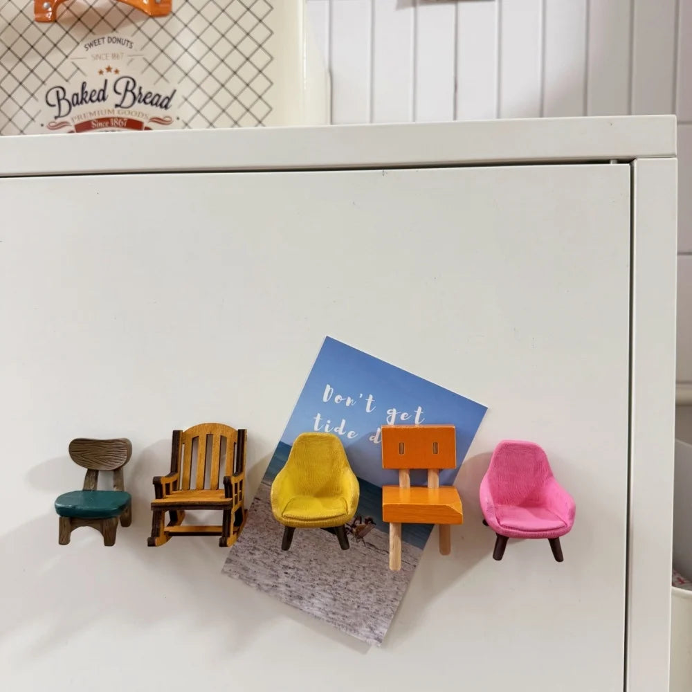 aimants chaises miniatures dessin animé jaune rose marron bleu velours modernes