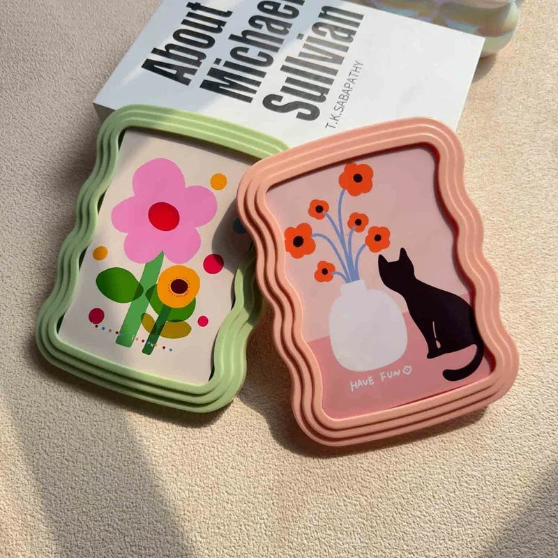 cadres photo modernes motifs floraux chats couleur vert rose blanc deco