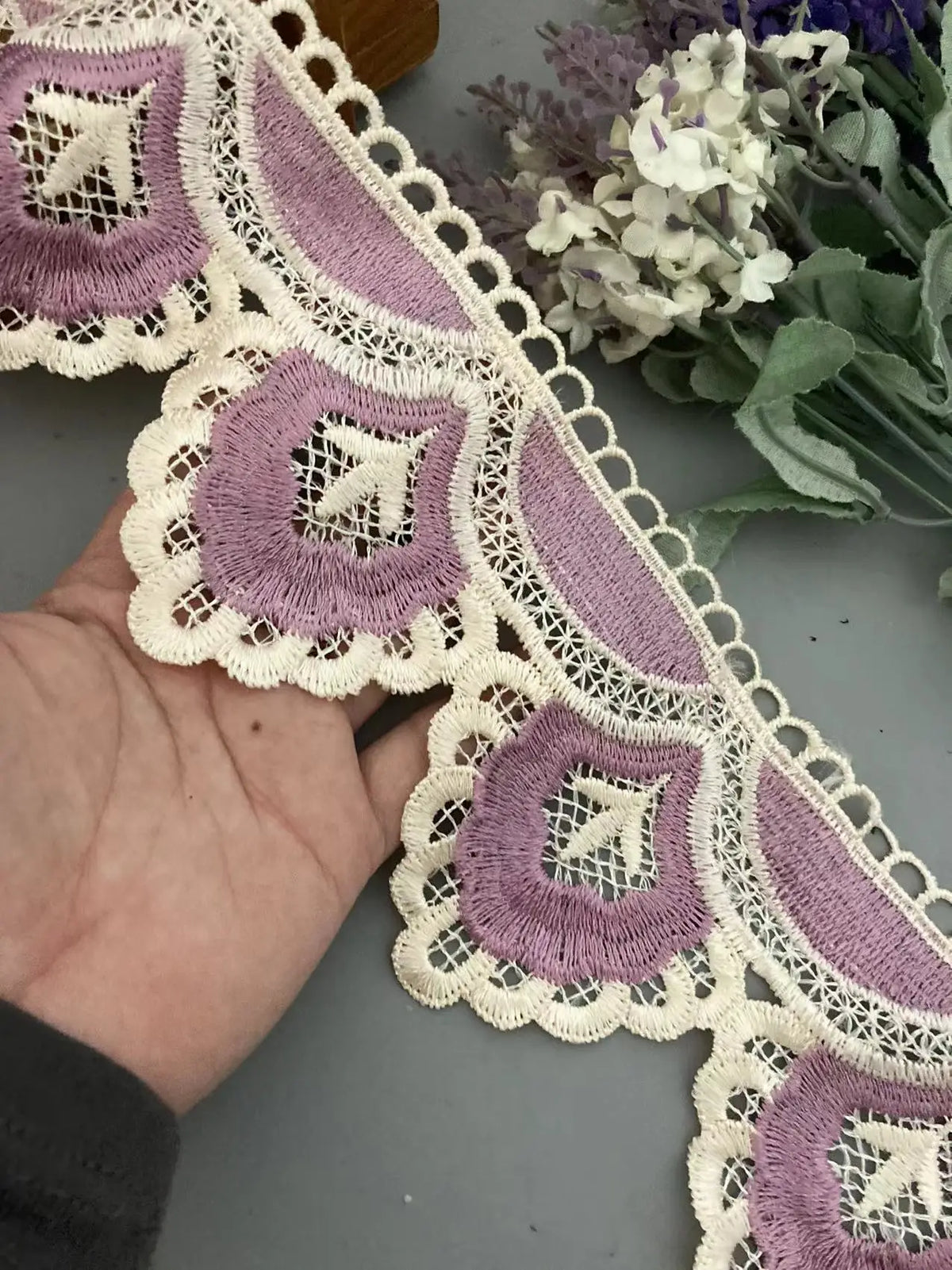 ruban dentelle beige violet motif géométrique polyester classique élégant paillettes coton mariage artisanat