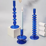 bougeoir moderne verre bleu cobalt texture ondulée décoration intérieure vase support blanc bougie blanche