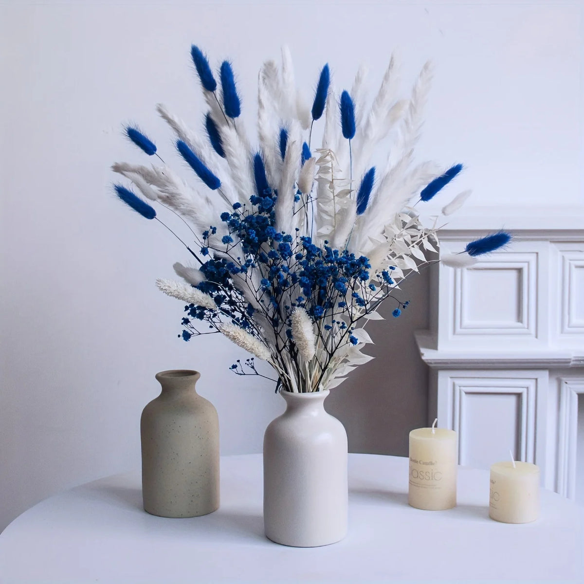bouquet artificiel herbes plumes fleurs bleues blancs décoration intérieure naturelle rustique anniversaire
