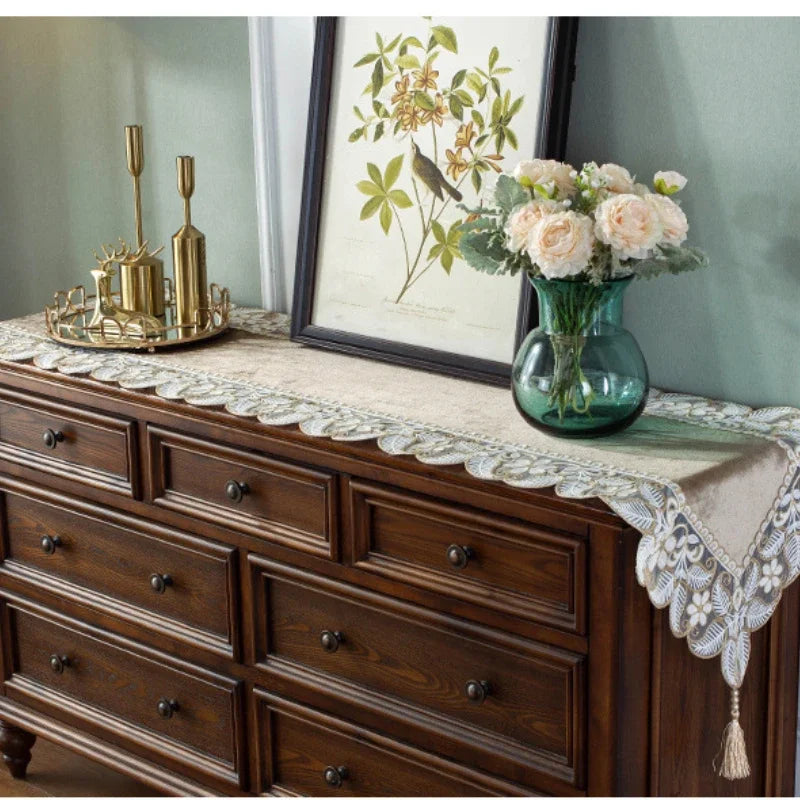 nappe table brodée fleurs dentelle polyester élégante classique beige clair foncé usage extérieur fête