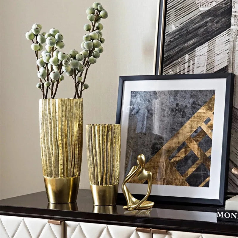 décoration intérieure moderne abstraite résine thinker statues noir doré argenté vases boisclair artworks