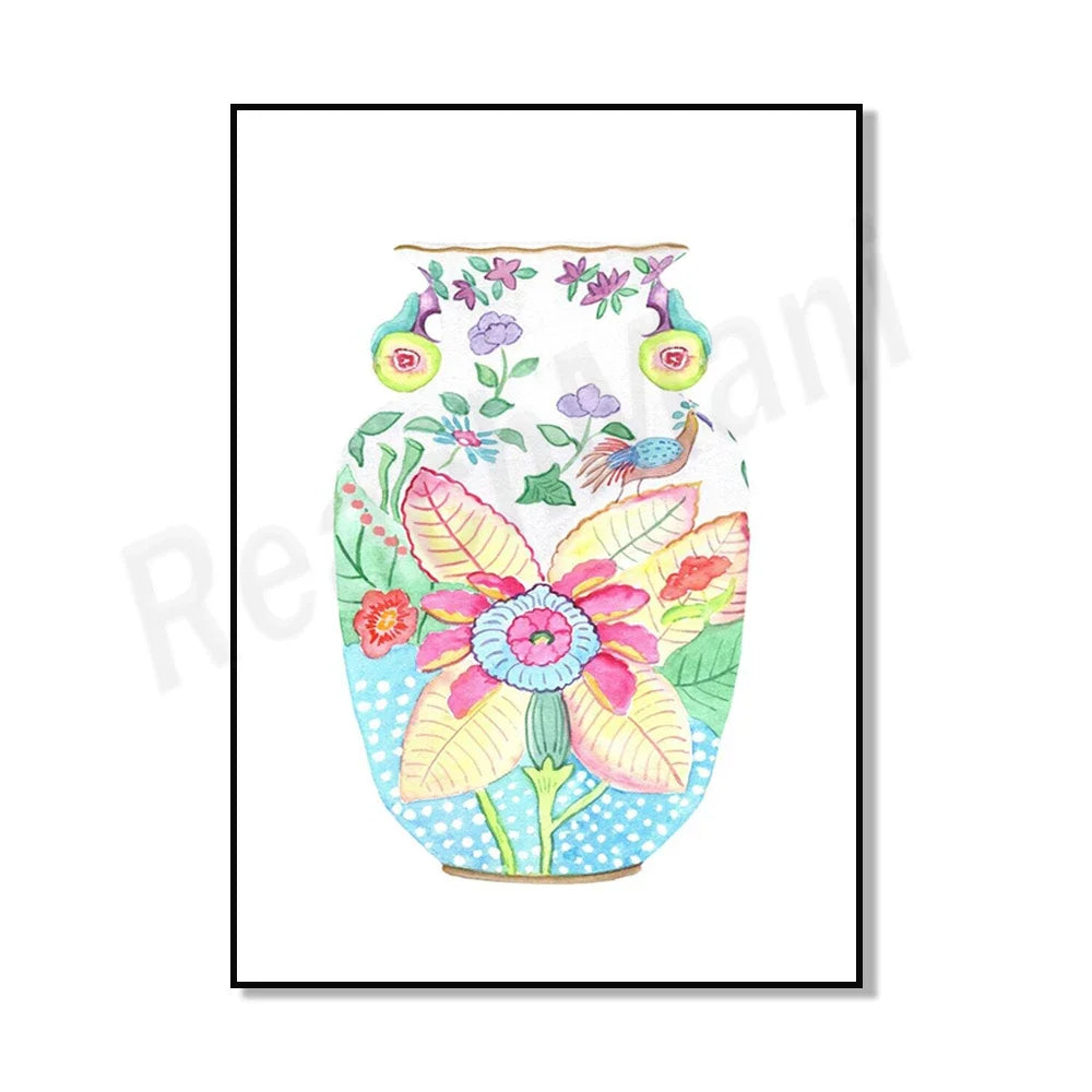 Vase décoratif coloré avec motifs floraux et feuillage exotique.