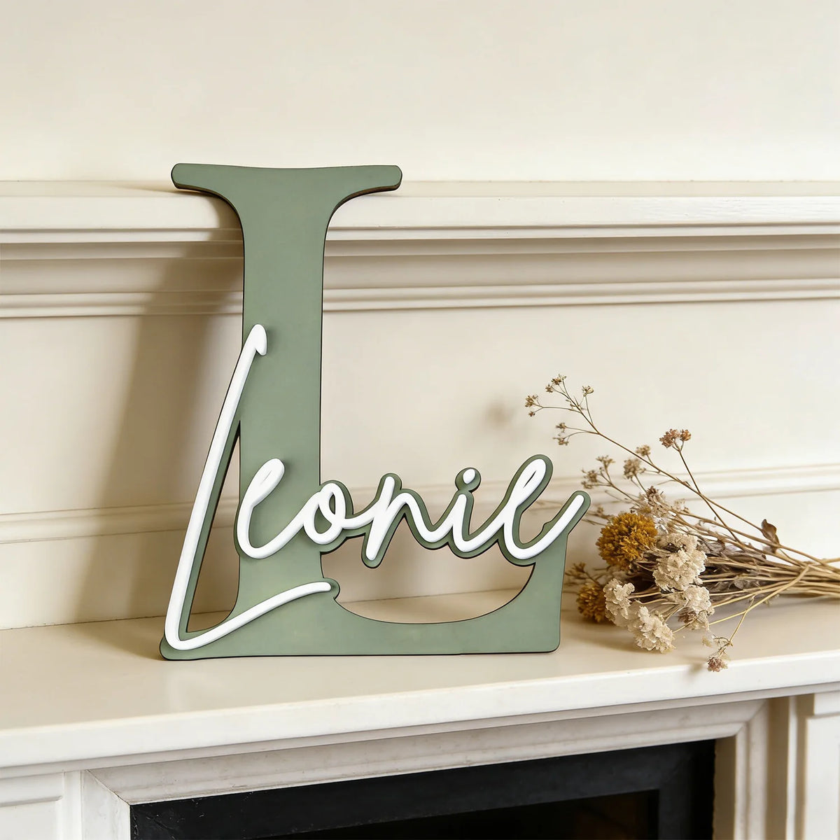 plaque décorative lettre stylisée bois gravure laser moderne rose clair vert pastel anniversaire noël