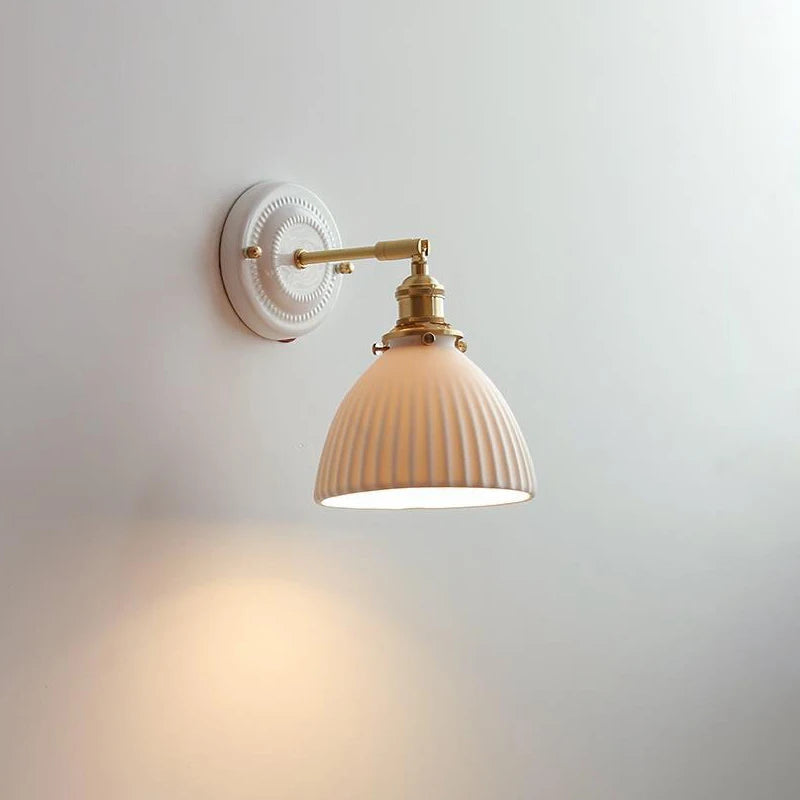 lampe murale classique blanc doré rayures verticales douille vis fixée ampoule câble moderne chambre
