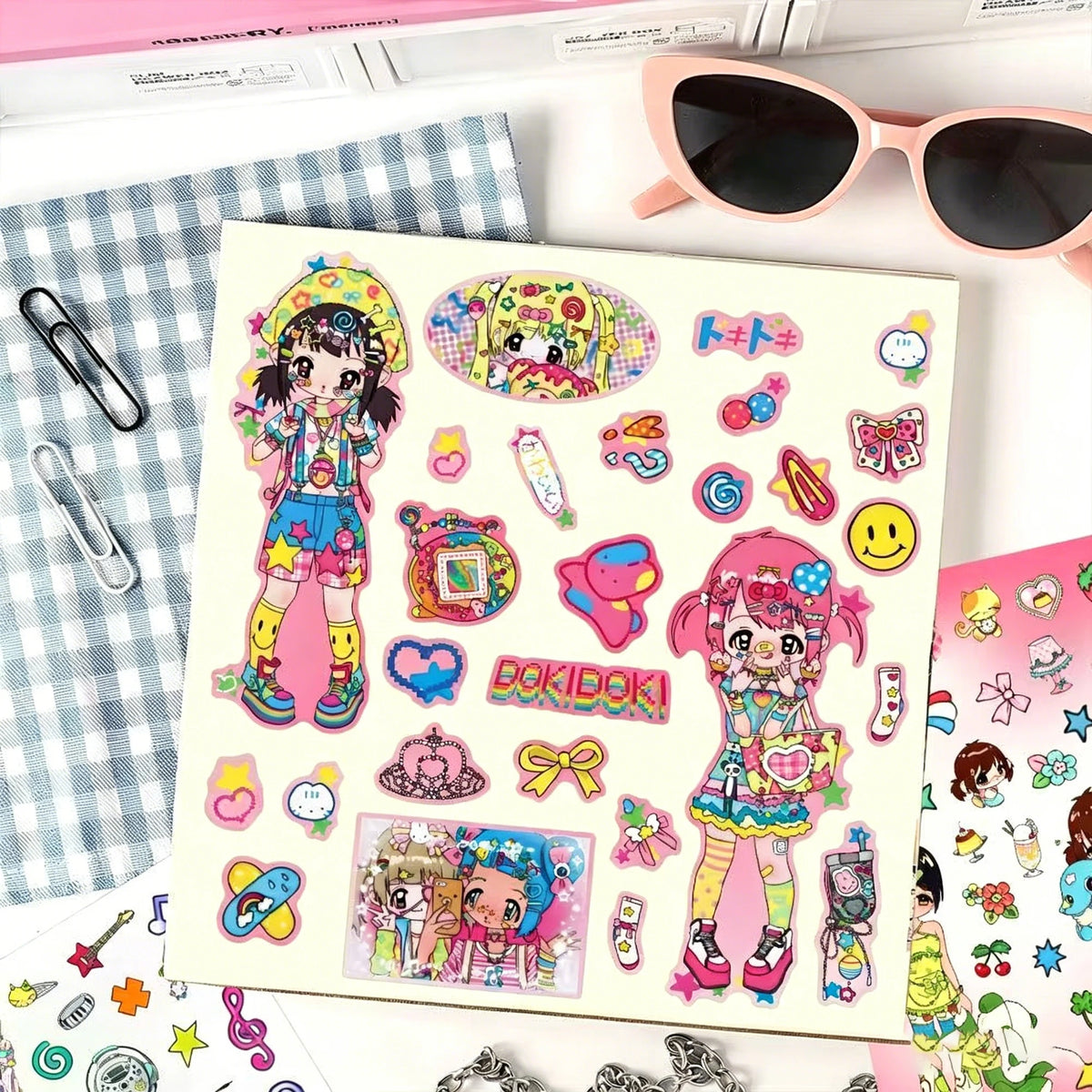 stickers autocollants pop art dessins animés personnages objets motifs imprimés rose beige blanc