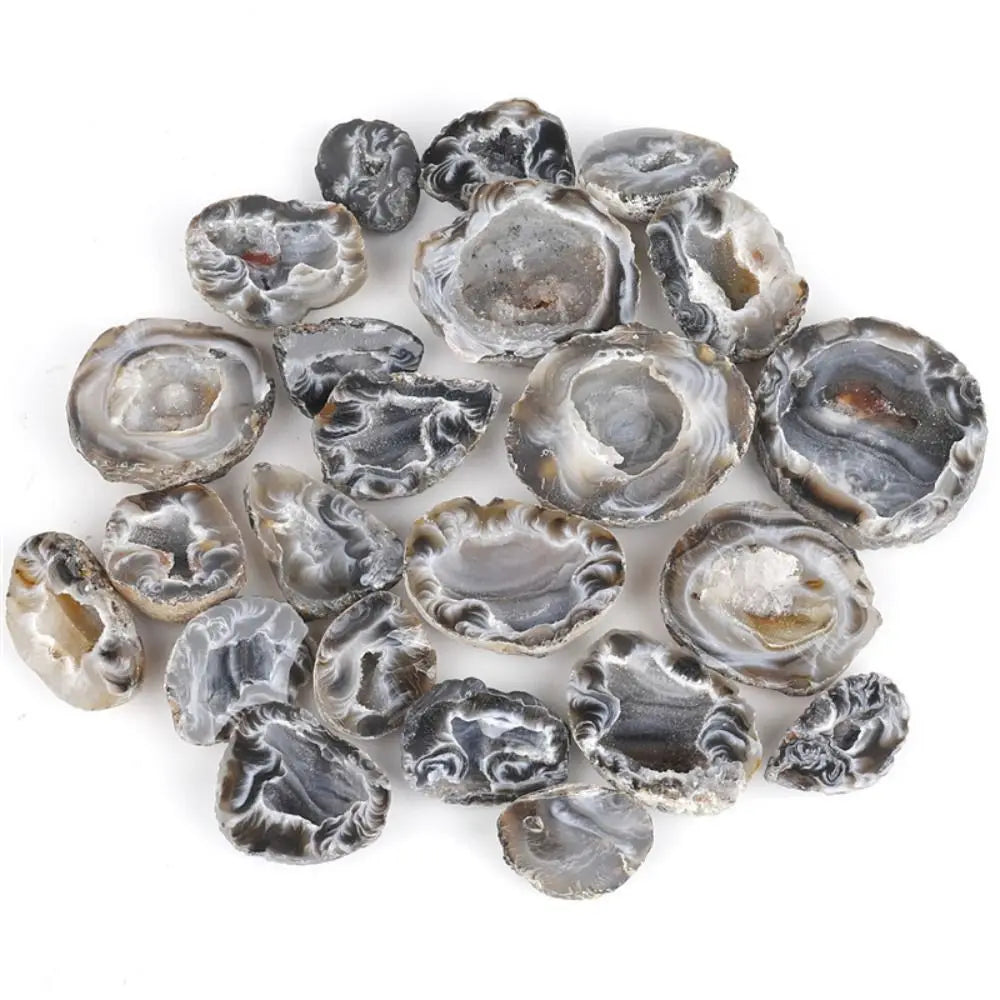 ornements pierre brute naturelle marbrée beige gris noir décoration intérieure moderne sculptée geode agate