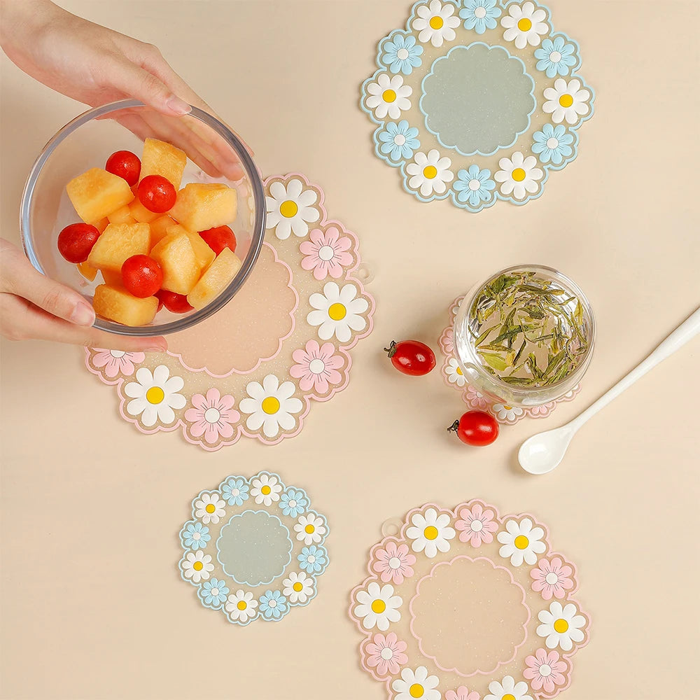 serviettes table décoratives fleurs blanches rose bleu clips adhésifs silicone respectueuses environnement
