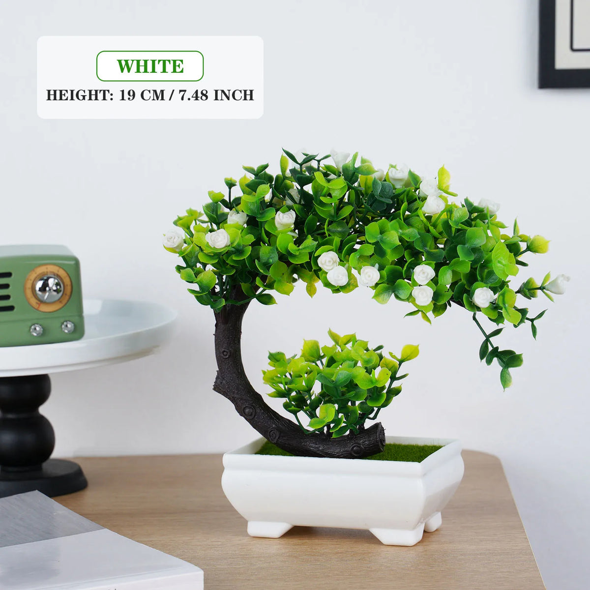 décoration intérieure bonsaï artificiel vert violet orange noir pot blanc mousse verte classique table