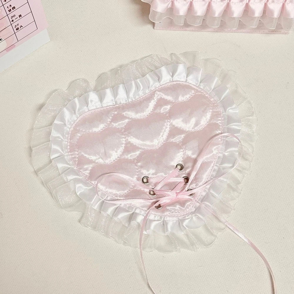 nappe dentelle rose blanche motifs floraux shabby chic romantique hiver noël table chambre salon