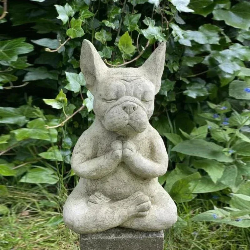 statue bulldog méditation yoga gris pierreux zen jardin décoration