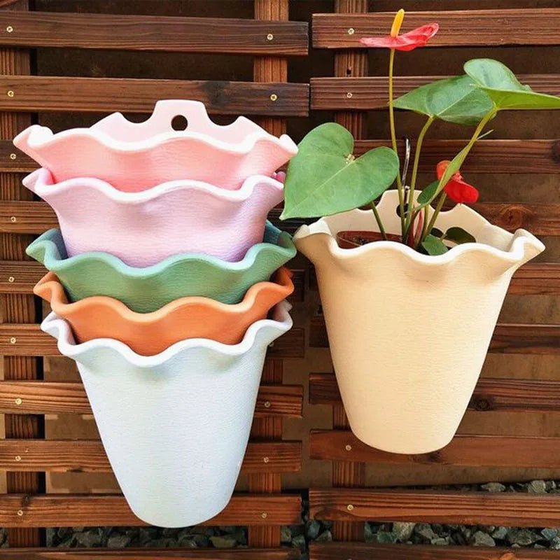 pots fleurs muraux acrylique crochets métalliques couleurs variées moderne minimalisteextérieur balcon jardin decoration