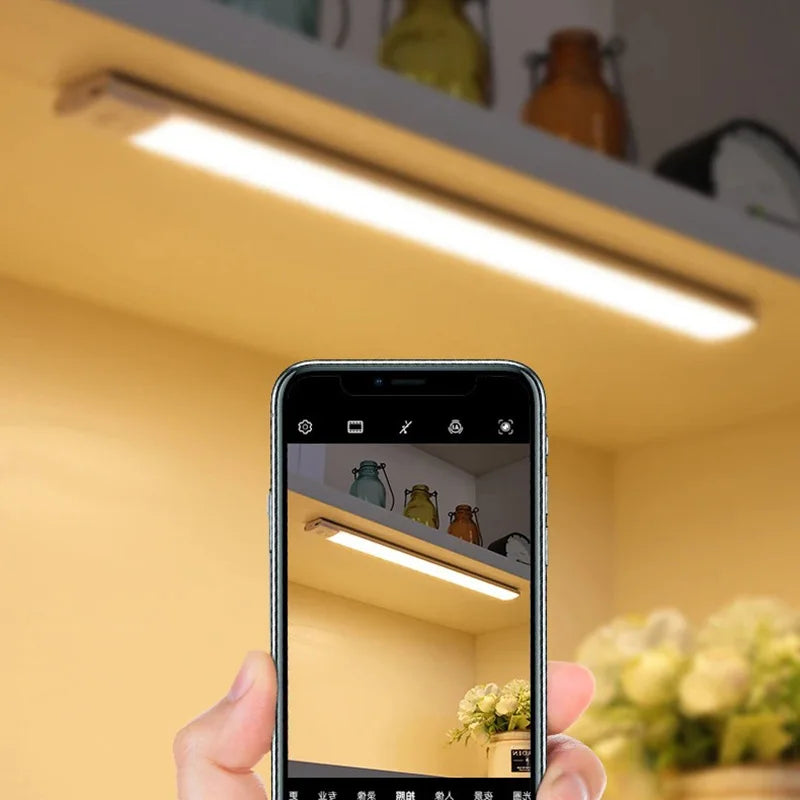 lampe led sans fil rechargeable aimantée interrupteur tactile sensorielle usb moderne blanc minimaliste
