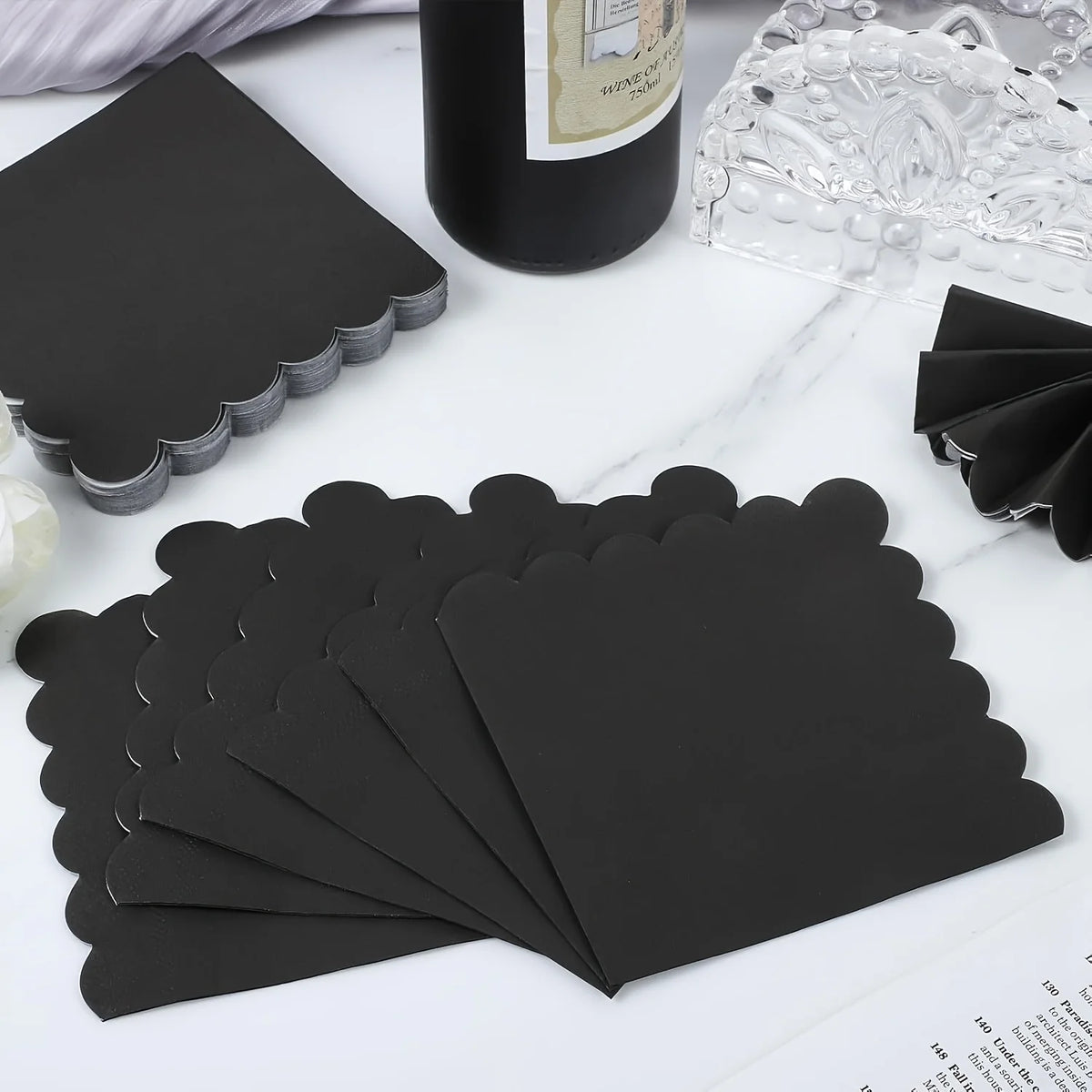 serviettes cocktail noires festoires douces jetables modernes fêtes anniversaires bars restaurants desserts