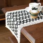 serviette table moderne blanche noire losange bordure frisée coton polyester maison