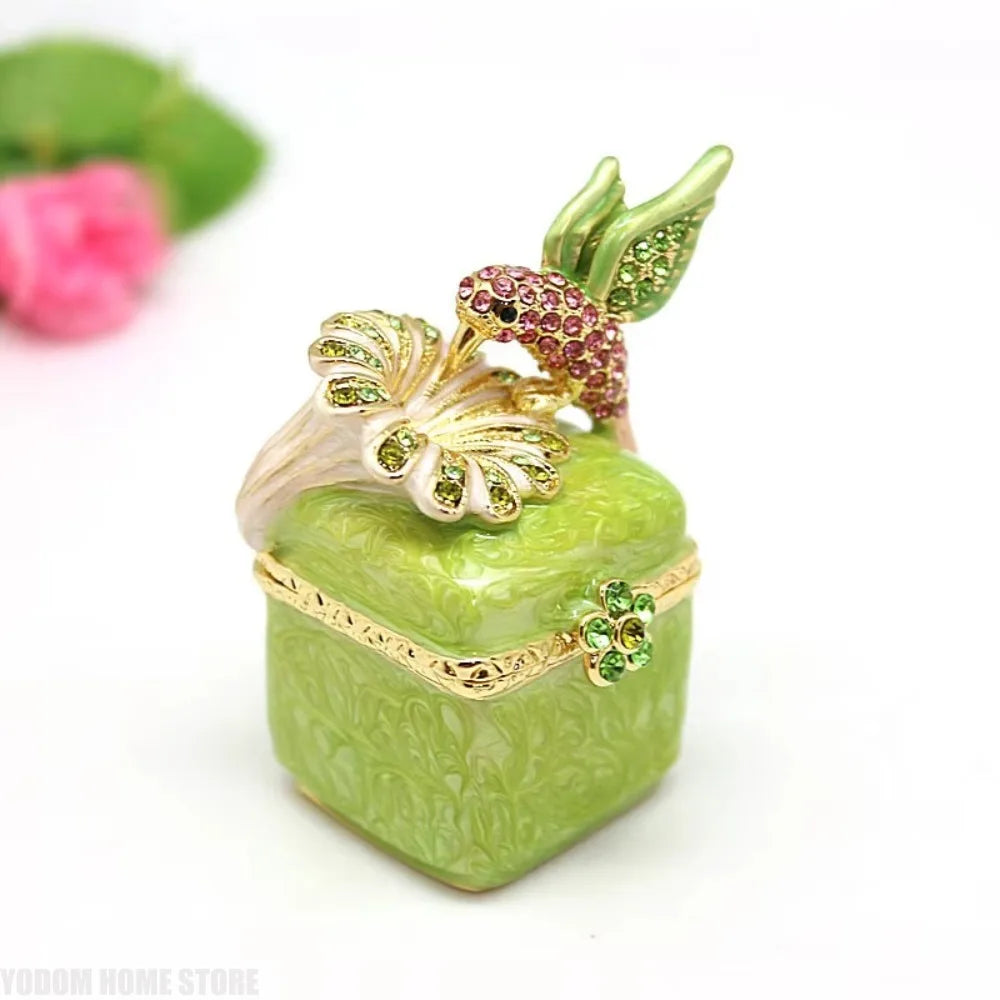 boîte bijoux verte rose colibri pierres brillantes motifs floraux artisanat décoration intérieure