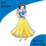 vaisselle jetable blanche neige assiettes gobelets pailles guirlande décorations cupcakes fête anniversaire enfant