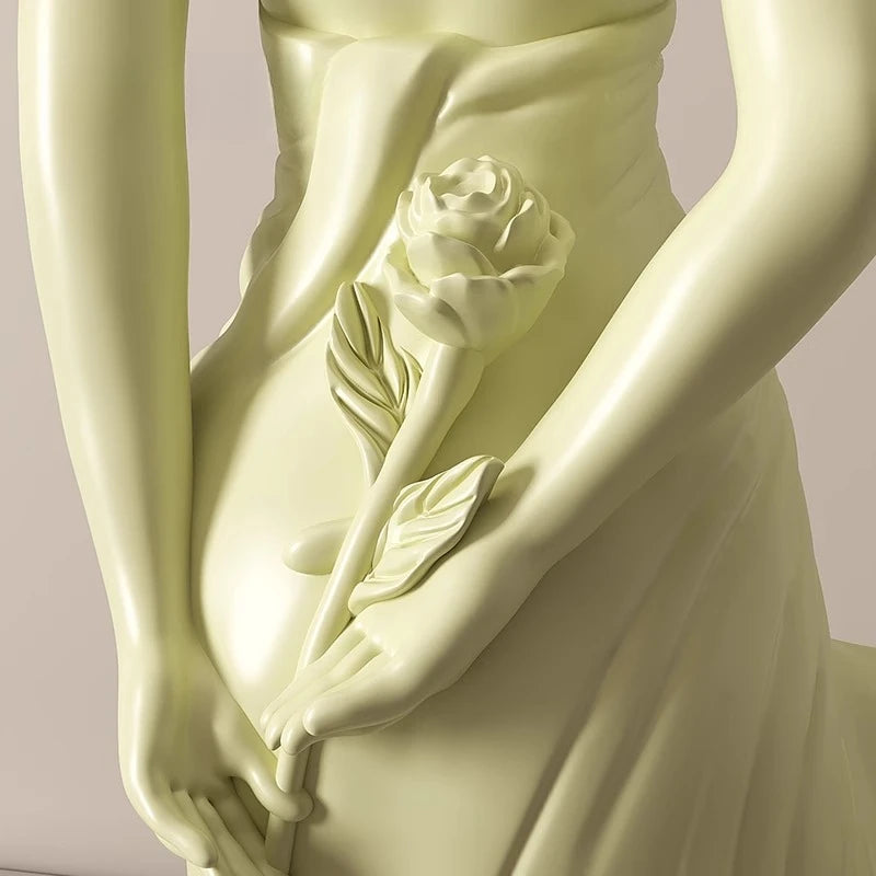 statue décorative femme robe rose élégante verte moderne sculpture résine