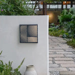 panneau décoratif moderne géométrique points réguliers blanc noir marron cadre bois fixations murales artisanat