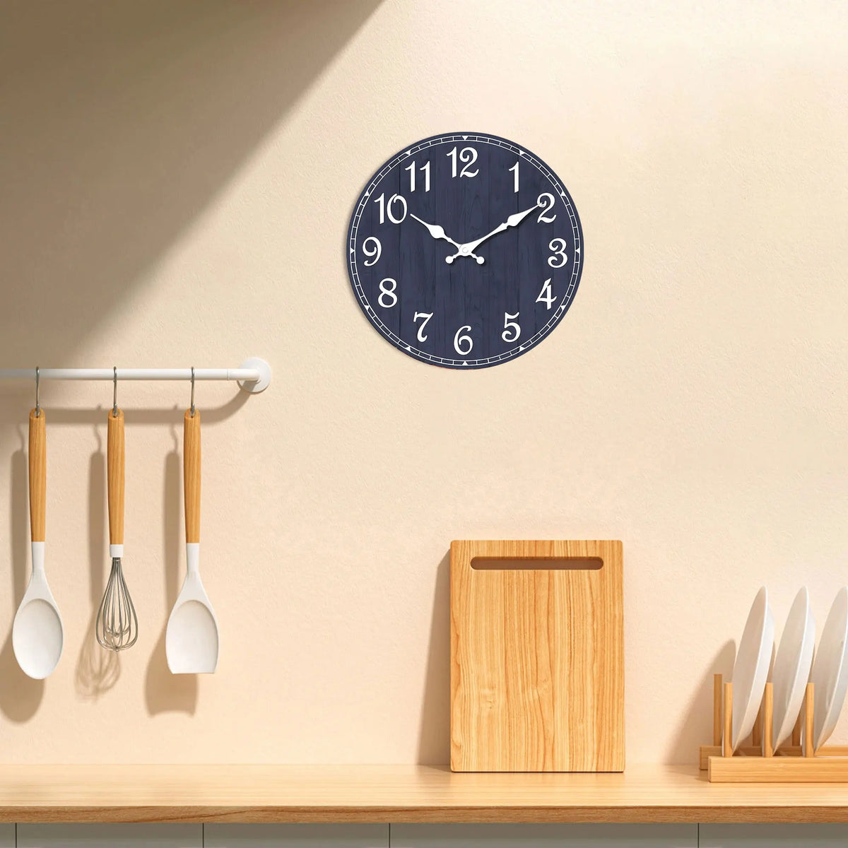 horloge murale bois imitation rustique vintage bleu foncé blanc aiguille quartz face unique salon