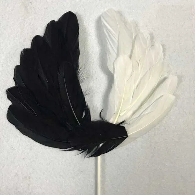 décoration mariage anniversaire couronne plumes blanc rose élégante occasion fête enfants