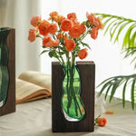 vase vert verre semi transparent bois naturel moderne artisanal table decoration
