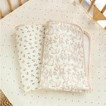 coussin bébé imprimé animaux fleurs beige clair décoratif chambre enfant usage quotidien