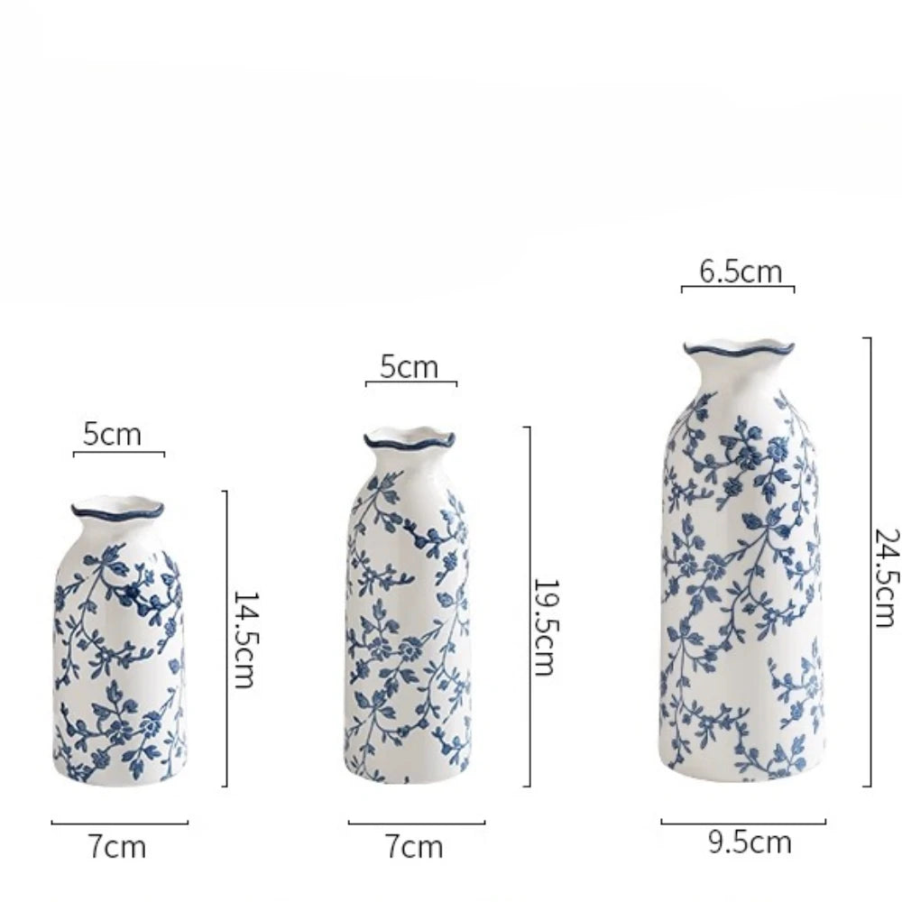 vases decoratifs ceramic bleu blanc motifs floraux salon deco