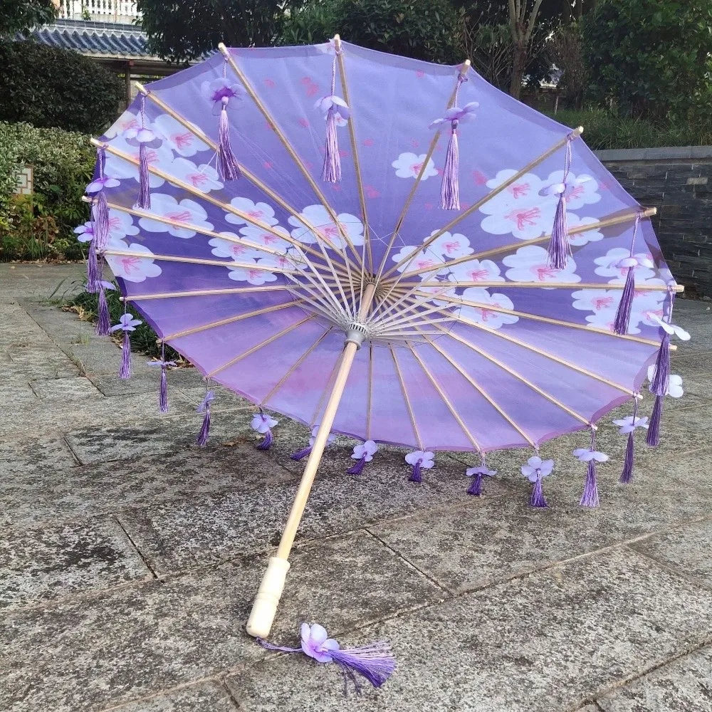 parapluie traditionnel fleurs oiseaux rouge vert bleu violet rose poignée bois tassel soie