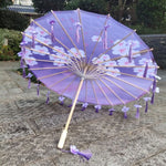parapluie traditionnel fleurs oiseaux rouge vert bleu violet rose poignée bois tassel soie