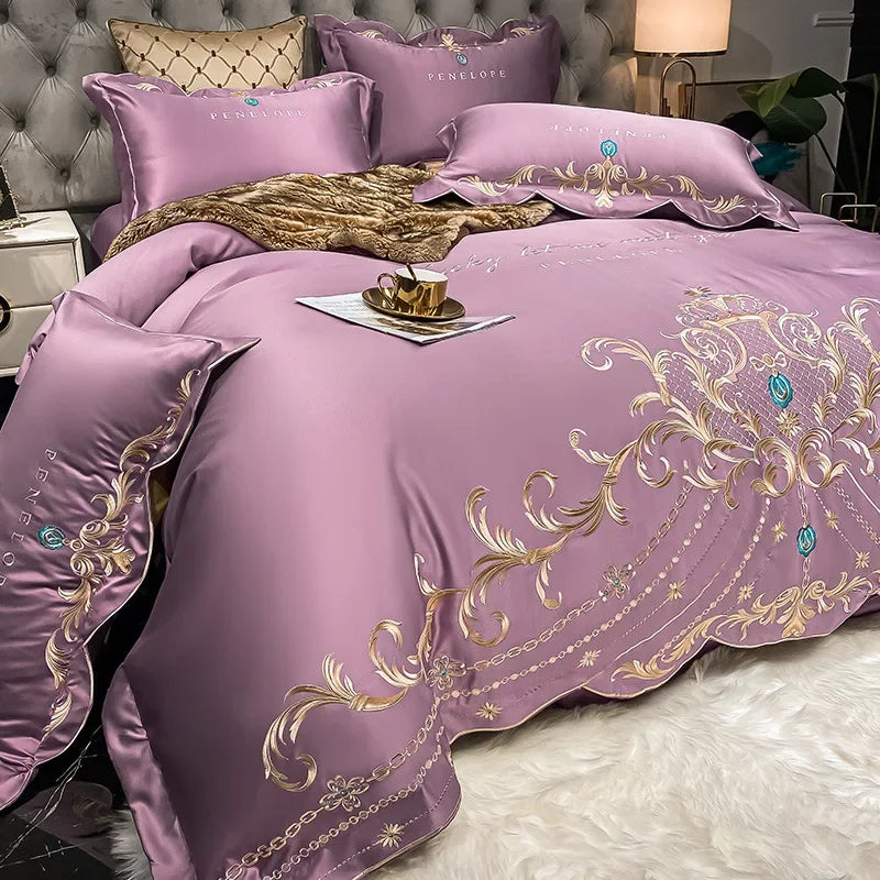 ensemble literie classique broderie dorée motifs floraux beige rouge violet bleu vert