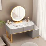 maquillage moderne marbre blanc tiroirs miroir pinceaux bouteilles pieds noirs