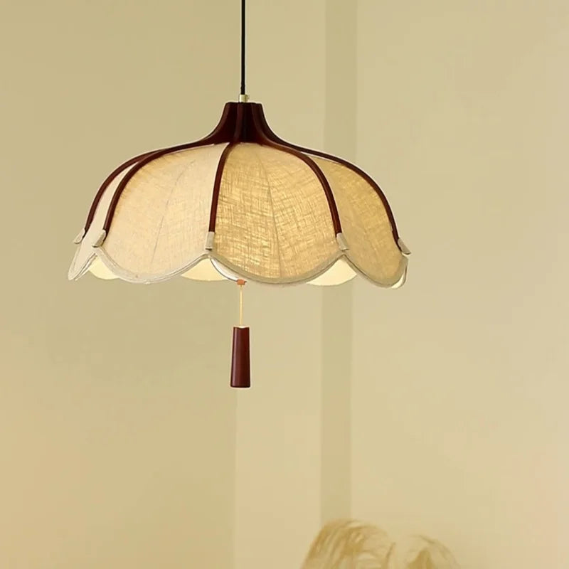 lampe suspendue marron moderne tissu toile jute chaîne noire salon lumière naturelle vintage