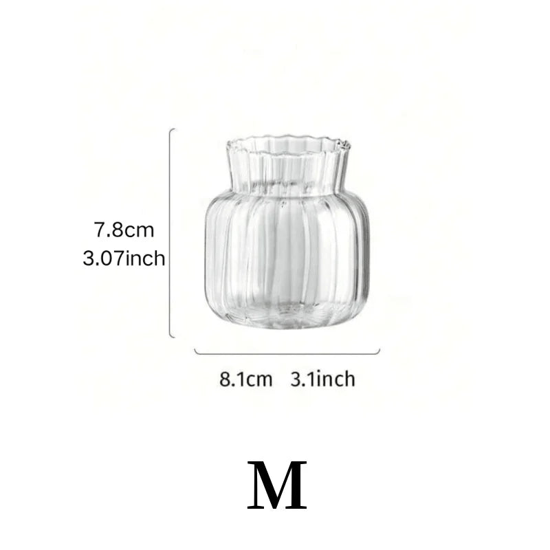 vases transparents modernes rayures verticales poignée métallique décoration intérieure table centrale pièces