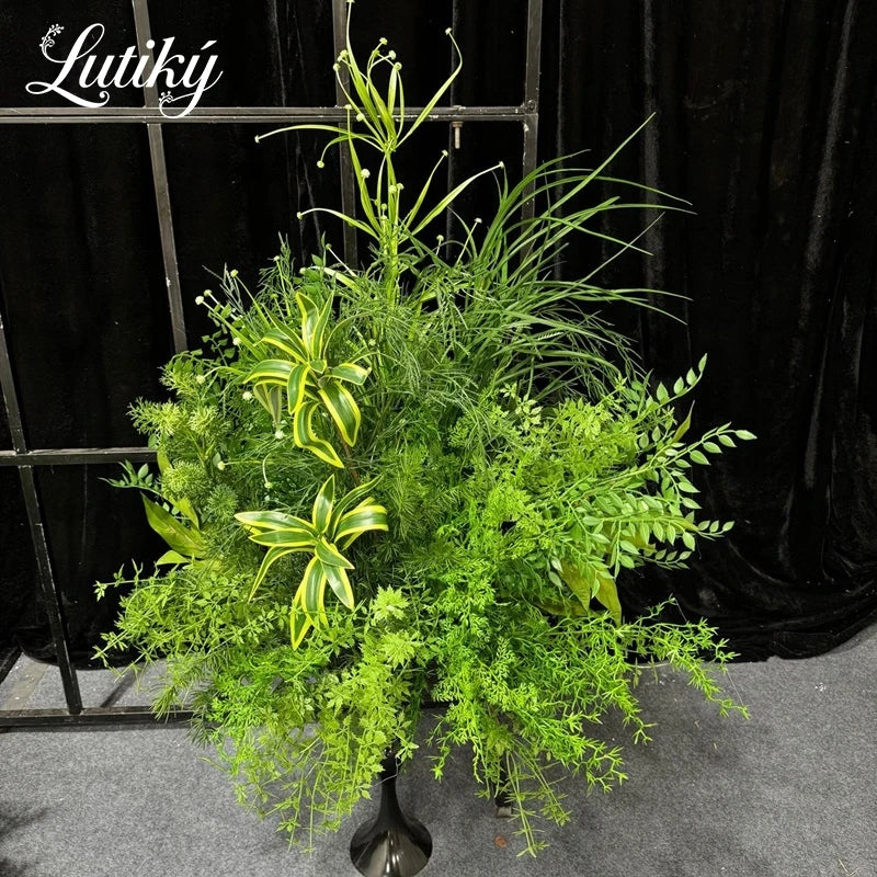 décoration extérieure arche verte feuillage dense naturelle rustique événements anniversaires fêtes mariage