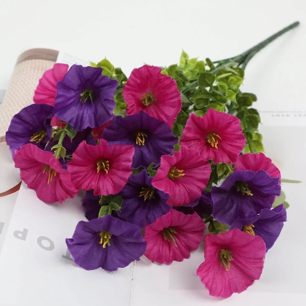 bouquet artificiel violet rose jaune blanc moderne décoration intérieur minimaliste fleurs simples feuilles vertes