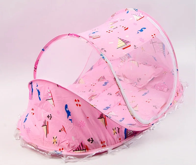 lit parapluie bébé ballons motifs franges transparent filet bleu rose matelas oreiller