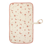 tapis langer bébé doux moderne imprimé léopard ours marron points noirs vert pastel roseclair
