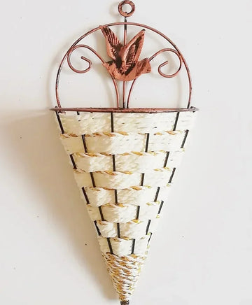 vase mural tressé métal travaillé fleurs feuillage décoratif rustique champêtre