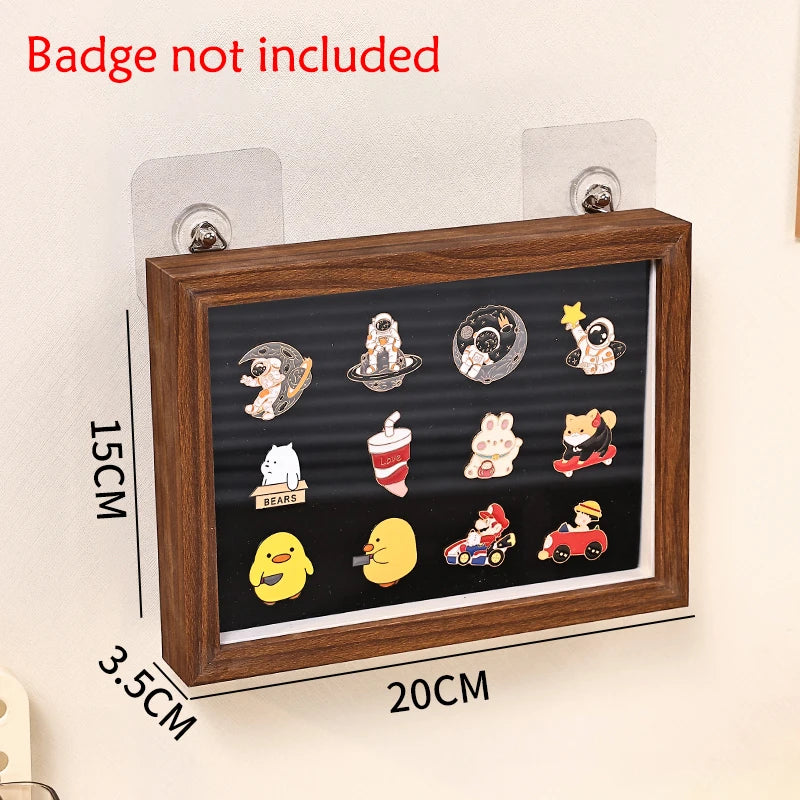 présentoir porte badges acrylique réutilisable contemporain bois marron noir clips badges