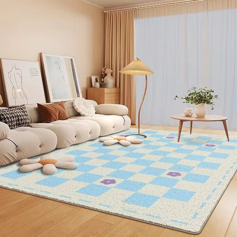 Ce tapis coloré avec des motifs floraux décoratifs crée une ambiance chaleureuse et accueillante dans ce salon cocooning.