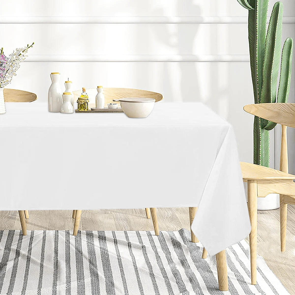 nappes blanches unies plastique opaques table manger événements mariage anniversaire deco moderne adaptable intérieurextérieur