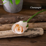 décoration intérieure bouquet roses artificielles blanc rose bleu violet classesiques feuilles verte mariage anniversaire
