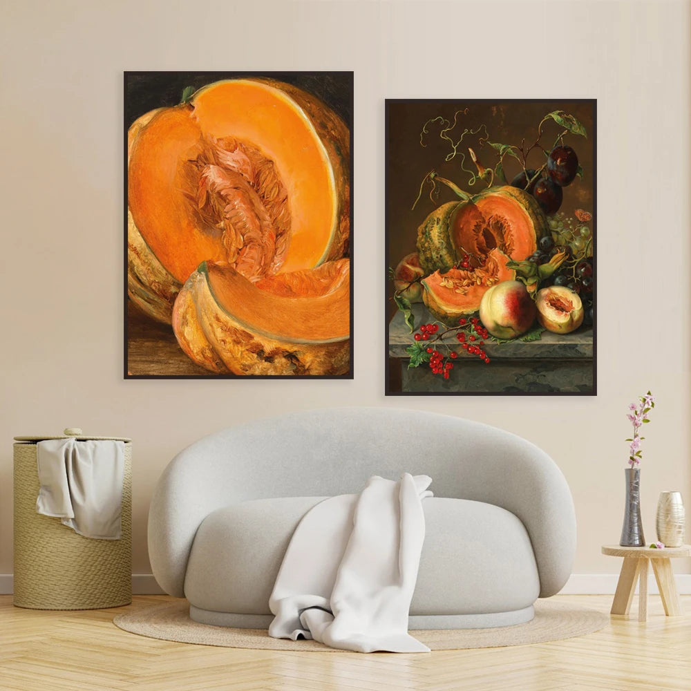 Des potirons oranges mûrs et des fruits d'automne riches en couleurs sont mis en valeur dans cette paire d'images artistiques.