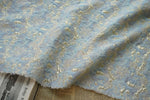 tissu polyester rose bleu doré motifs floraux reliefs texturés opacité variable shabby chic vintage